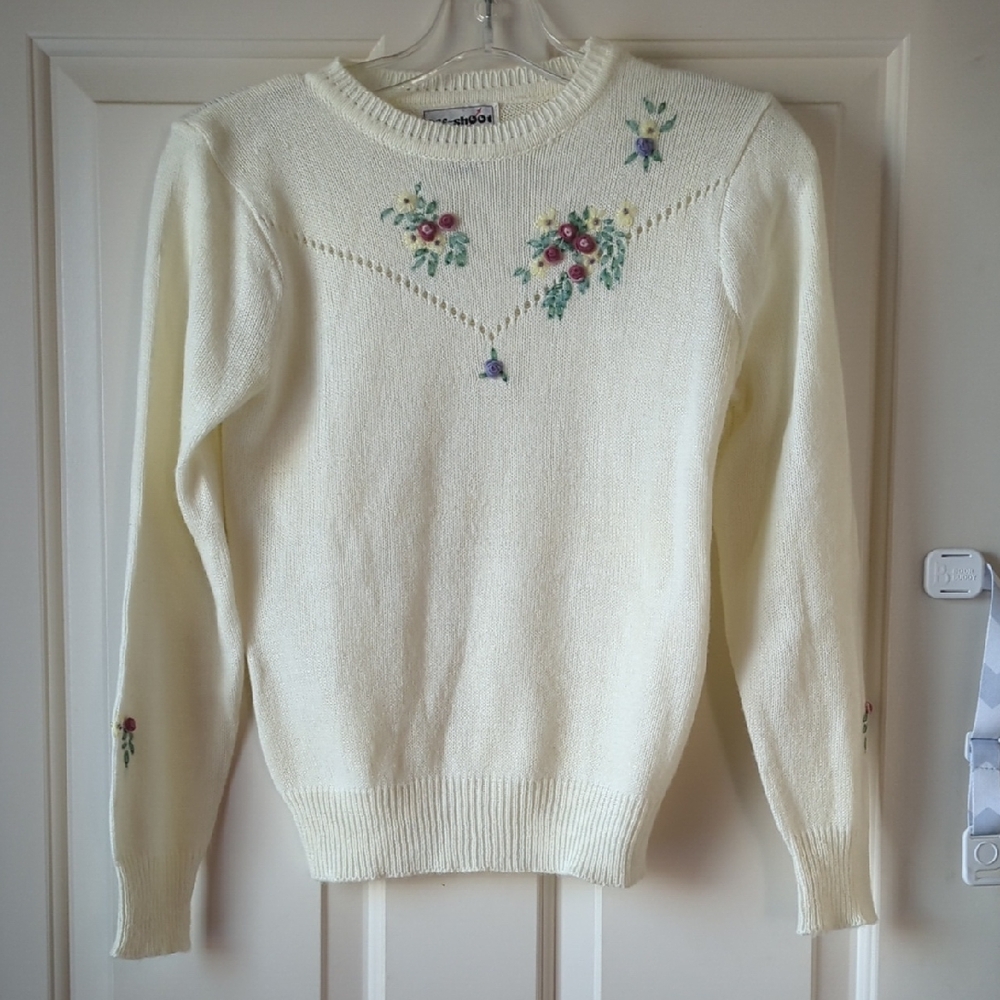 Vintage Floral Embroidered Cream Sweater - Picture 1 of 6